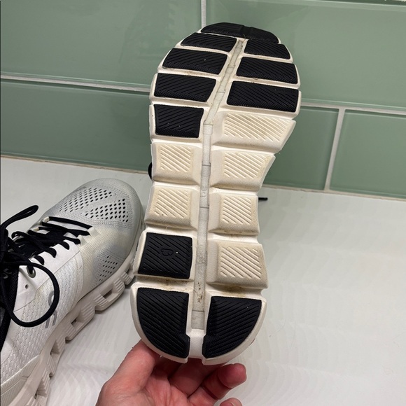 ON Cloud X lightweight Athletic Shoes - Picture 6 of 11